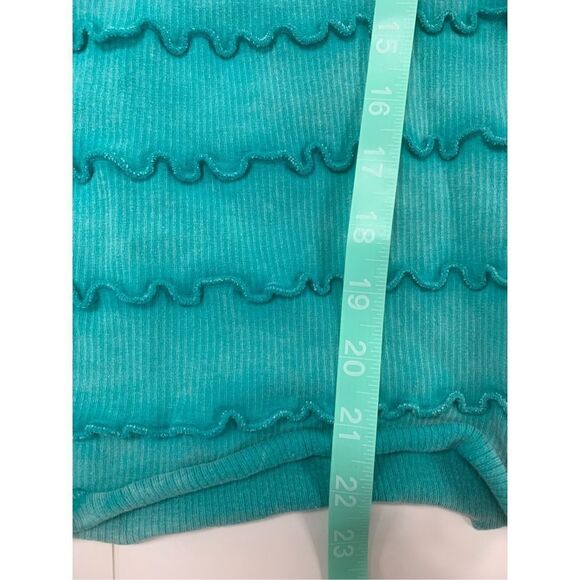 Cropped Tank  - Picture 7 of 7